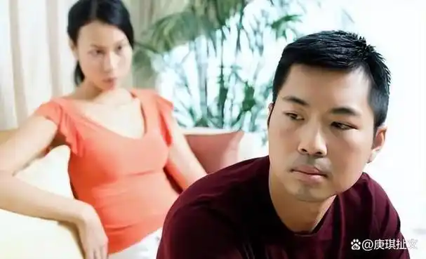 杨浩翻开日记本,眉头紧锁:"这里面,婆婆写了很多她的想法,包括.