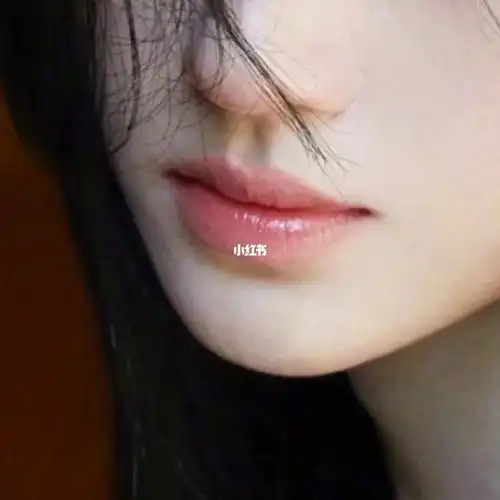 短翘深的人中沟真的是一种很娇俏甜美的存在_审美_美妆_彩妆_唇妆