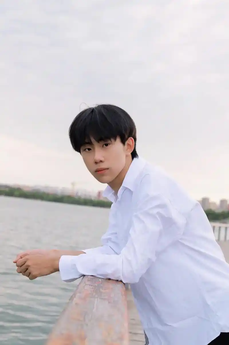 男生写真|#男生写真 #氛围感 #客片分享 #摄影 #少年感 - 抖音