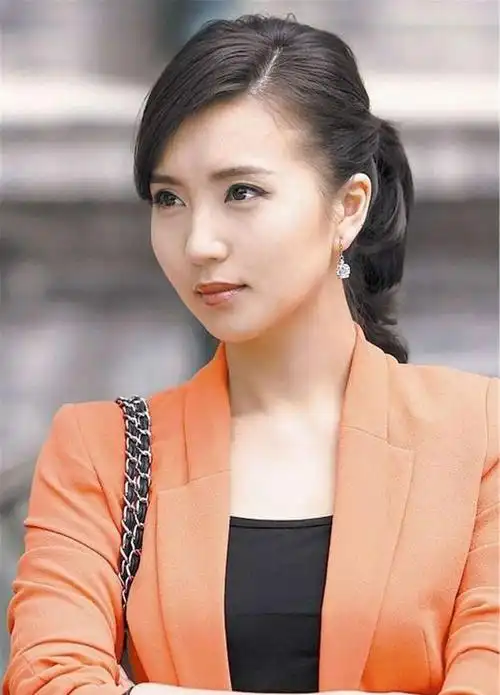 圈内人,而且这个人一定要特别有钱|倪萍|中戏|刘海峰|娱乐圈_网易订阅