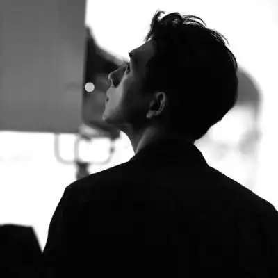 男生微信头像低调成熟大气 高清大气的男生低调成熟微信头像