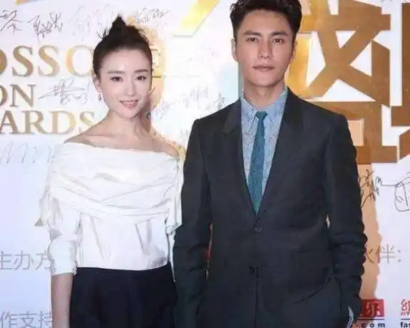 原创董洁陈坤手牵手出席活动这次恋情坐实了吧网友终于等到了