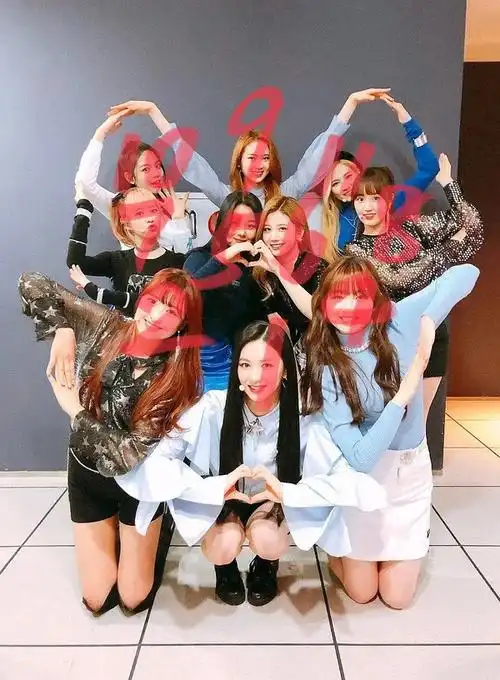 英图万10人合照可以按照这个照吗顺序我都排好啦