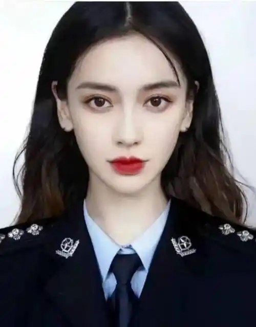 当女星遇上同款证件照杨幂刘亦菲惊艳看到baby混血颜绝了