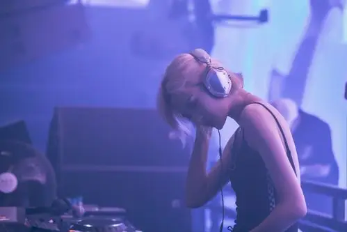 djsally 女神djsally 第一期夜店现场照片收集