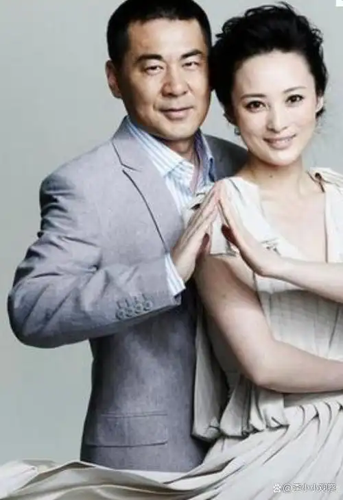 47岁的李大为导演不幸患上癌症,弥留之际,他嘴里不停呼喊蒋勤勤