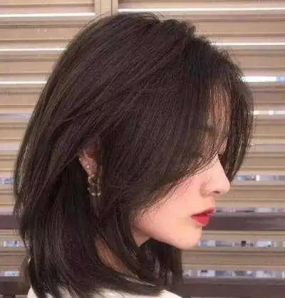 锁骨发型2022年最新款女,2022流行的气质锁骨发发型