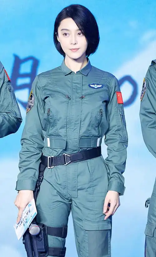 为什么男人喜欢范冰冰,原因有三:即能卖萌,又可耍帅,还可性感