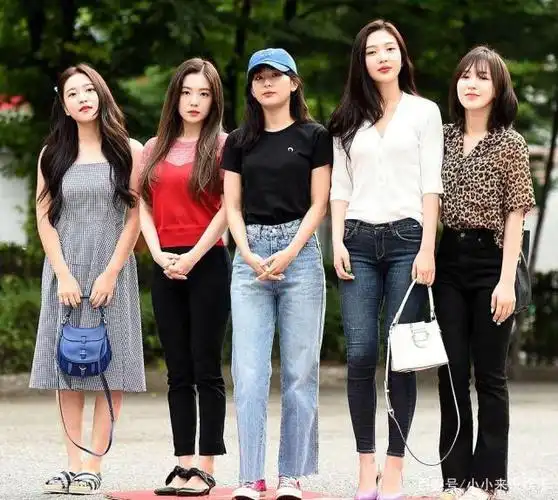 redvelvet同框看点多:joy真是鹤立鸡群啊,裴珠泫这是大妈装扮吗