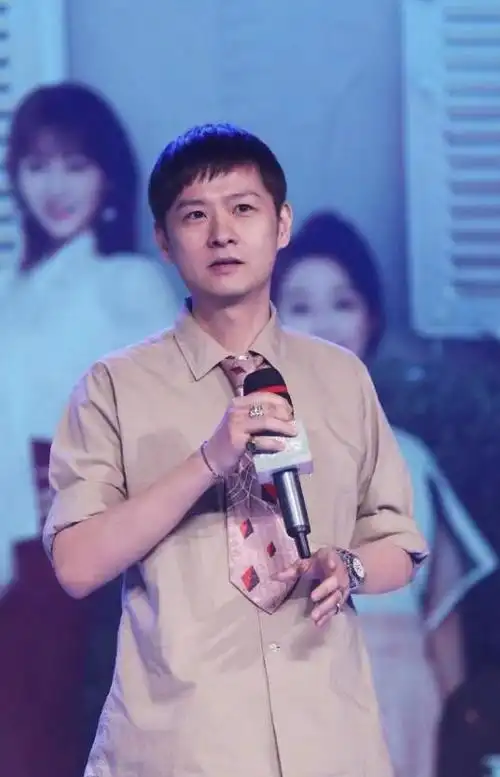 白百何方挂电话拒回应|白百何|张思麟|李晓峰_新浪娱乐_新浪网