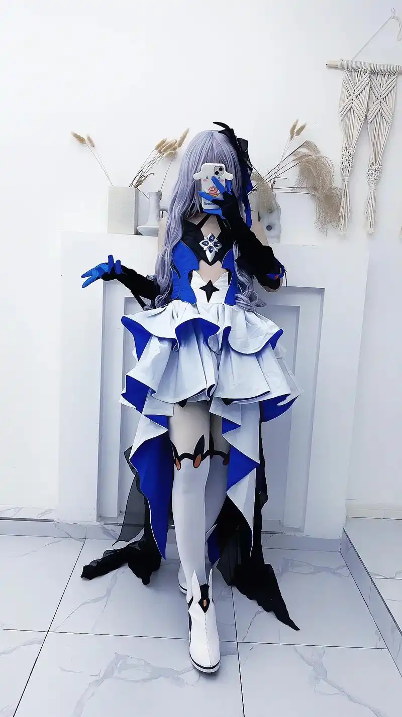 舰长大人,布洛妮娅很想你 #cos #崩坏3 #二次元 #微 - 抖音