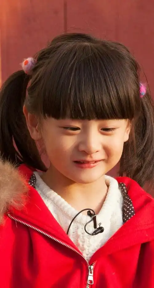 田雨橙可爱照片高清手机壁纸744*1392