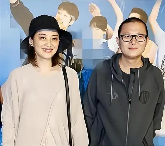 回顾曾剑娶二婚演员妻子梅婷婚后生一儿一女一家四口幸福甜蜜