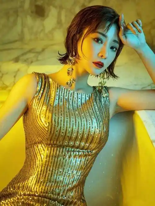 看柳岩穿起吊带裙,肉都长在对的地方_造型_形象_设计