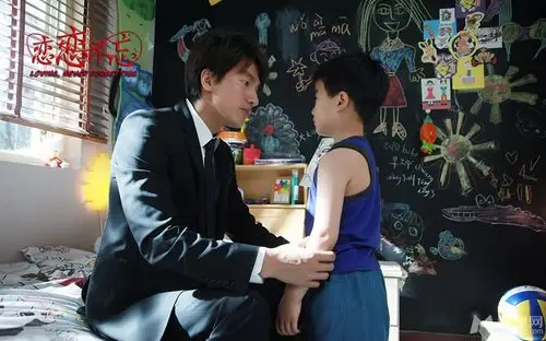 p>向峻,电视剧《 a target="_blank" href="/item/恋恋不忘/7802652"