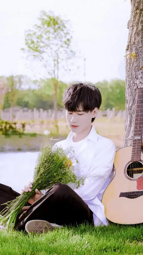 遇见崭新的自己#『春の水泳』@时代少年团-张真源少年与花扫图调修|抱