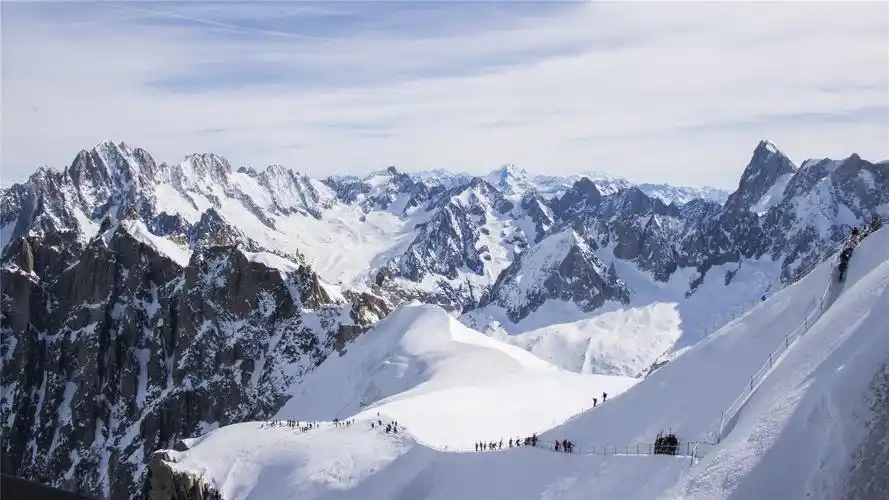壮观秀丽的雪山风景高清桌面壁纸_风景壁纸_壁纸下载_美桌网