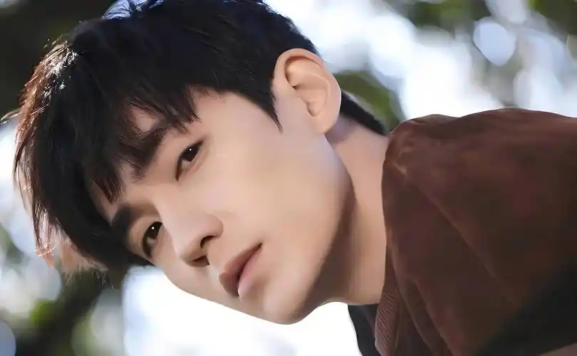 在品牌大秀的采访中,王一博再次引起热议,他的直率性格似乎无法改变.