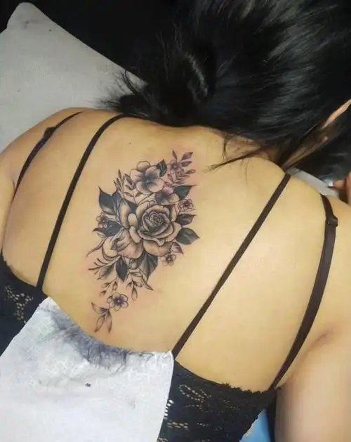 素花纹身图片_背部纹身图案