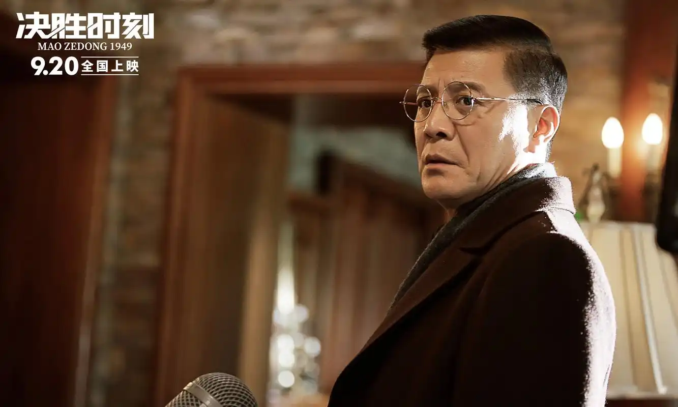 何冀平执笔编剧,邵丹担任摄影指导,霍廷霄担任美术指导,唐国强,刘劲