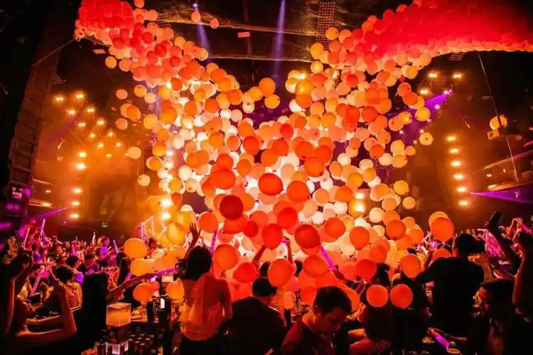 猫livehouse合肥店更多热爱只在现场