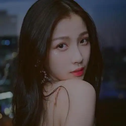 好看的虞书欣头像