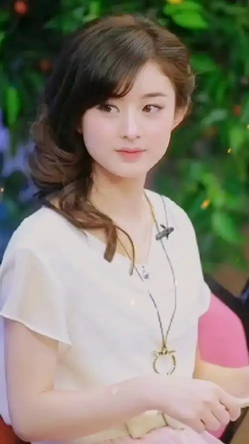 早期的#赵丽颖 #清纯甜美 五官精致好嫩,青涩又迷人#一眼心动