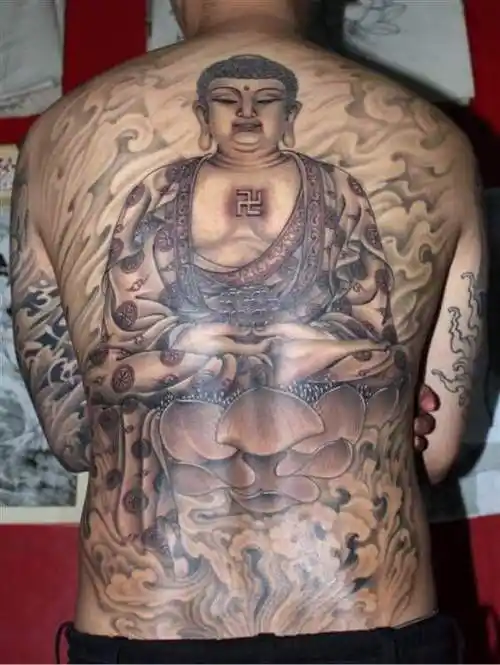 男性满背大日如来佛纹身图案