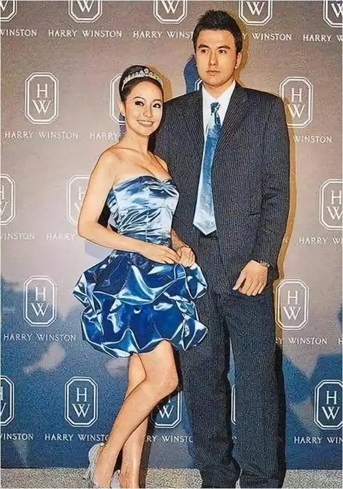 台湾豪门千金关颖人设崩塌?小s曾闻其臭脚,下嫁金融男4年抱3