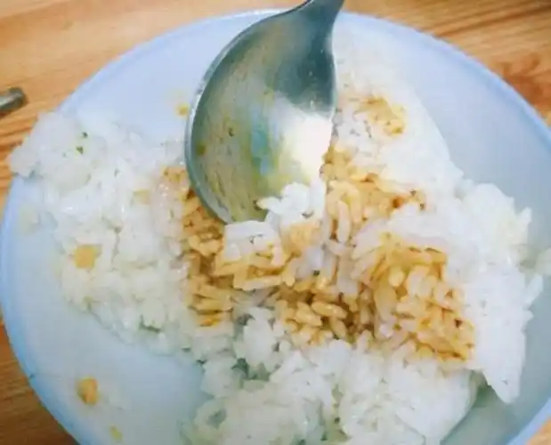 莫名刮起一阵"炫穷风",酱油拌饭我忍了,"吃香喝辣"不能忍!