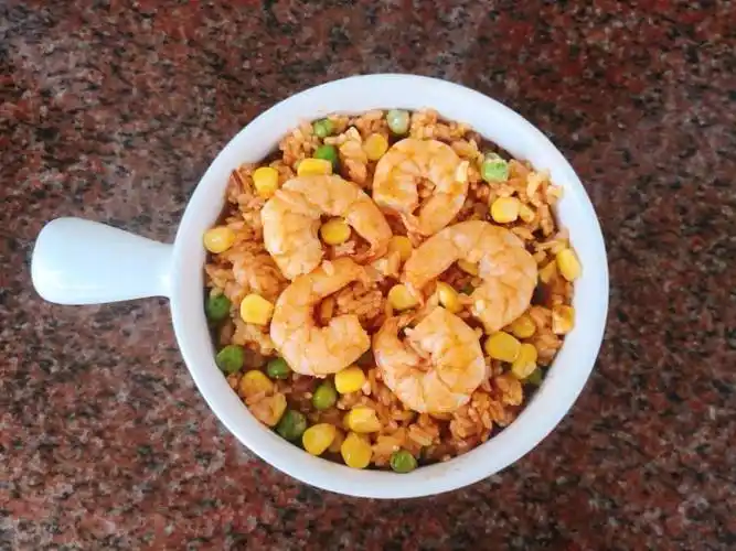 营养美味的虾仁焗饭芝士味道浓郁比外面买的还好吃