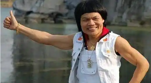 原创他是周星驰最丑配角被前妻败光家近况分手如今与3美女在一起