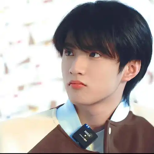 男孩子嘟嘴就是要    #新生代演员刘耀文#  @时代少年团-刘耀文