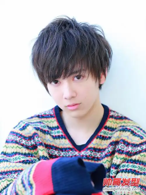 男学生适合的烫发高中生大学生帅气的发型