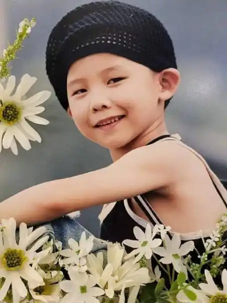 权志龙34岁生日海报