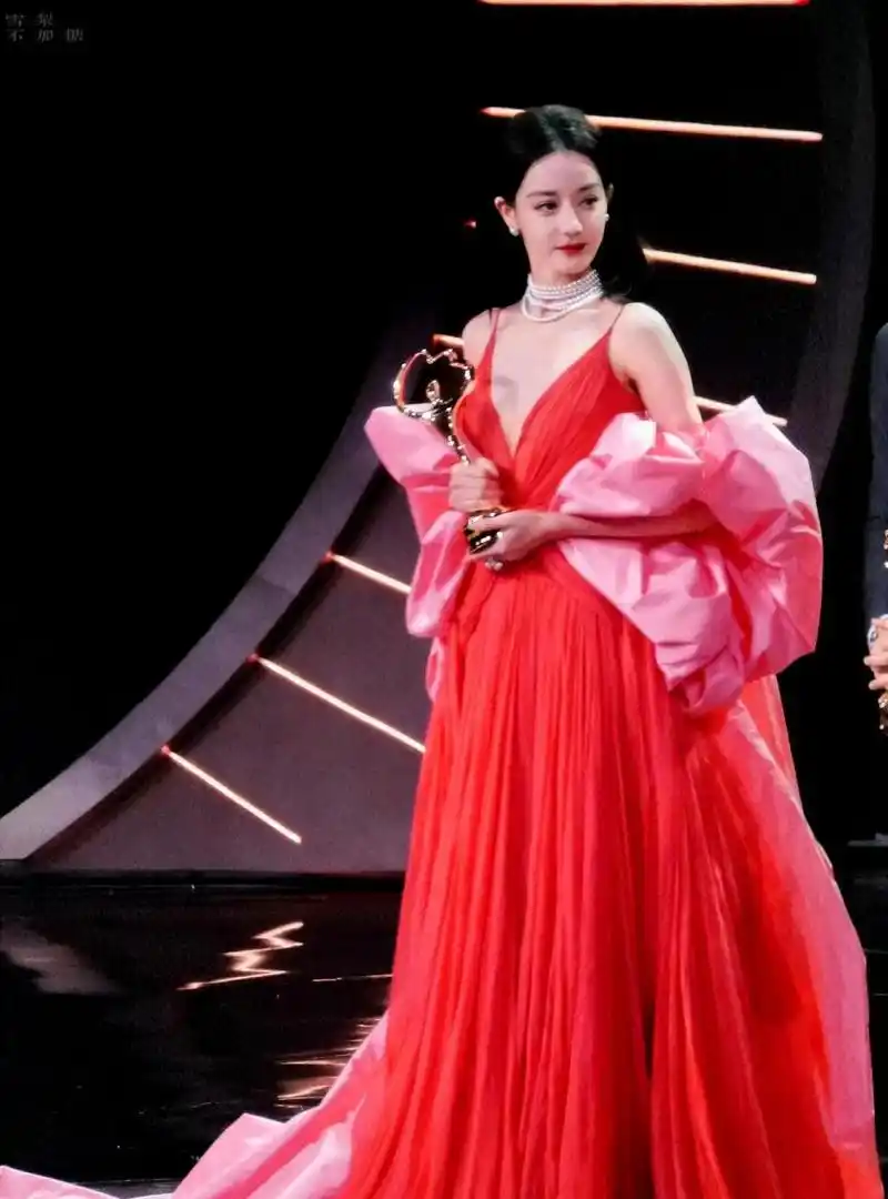 迪丽热巴61迪力木拉提,这位心爱的美人,让全世界为之惊艳的是新疆的