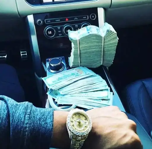 教你一秒识破朋友圈的假富二代!