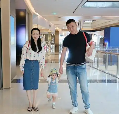 41岁王励勤从政身居高位,前女友弃他后两嫁富二代,33岁显苍老!