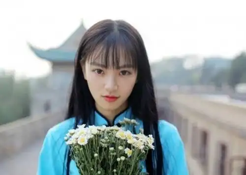 武大校花黄灿灿真容吓人揭秘樱花女神惨遭见光死