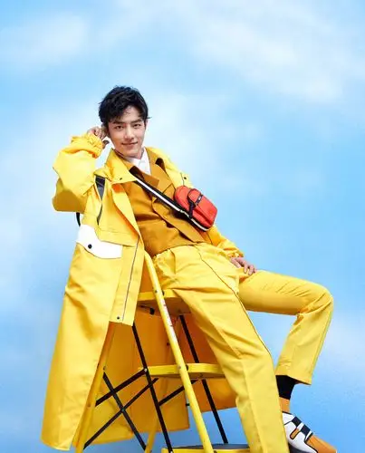 肖战最新时尚杂志封面大片曝光阳光大男孩帅气逼人