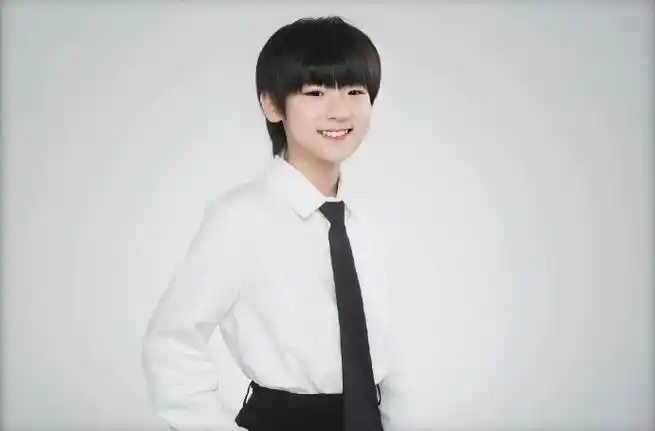 tf家族-张峻豪天生属于舞台,期待弟弟在第六次进化论上再次为大家