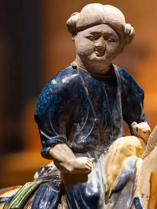 西安博物院四大镇馆之宝 唐代•三彩腾空马