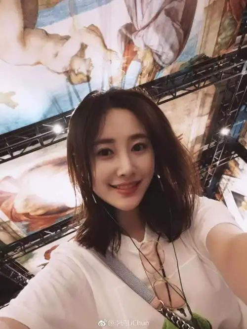 爆料:李易峰和女友泰国度假被拍,女主竟是她!你们敢相信吗?