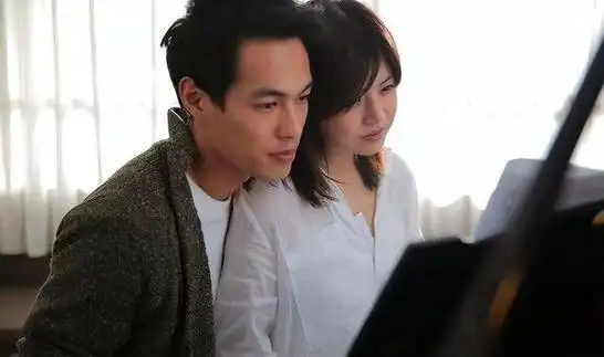 后,并未停下与男明星传绯闻的步伐,不久后传出了与郑元畅的暧昧绯闻