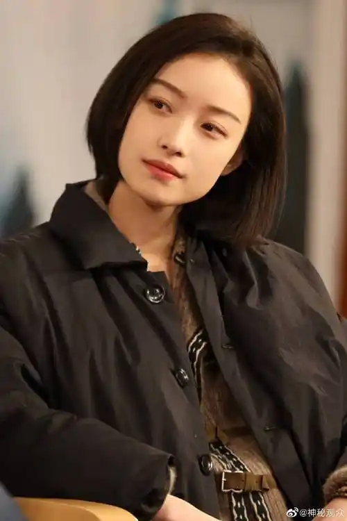 倪妮初中毕业照