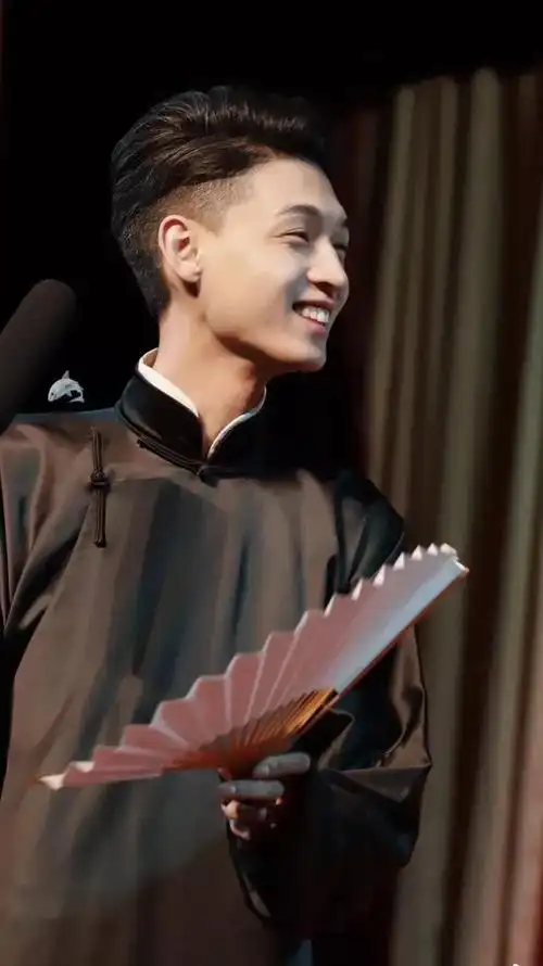 明星专辑秦霄贤手机壁纸