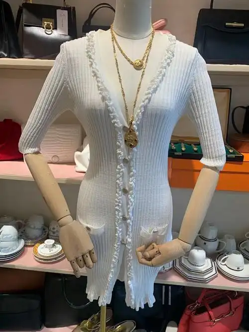 chanel香奈儿白色针织连衣裙