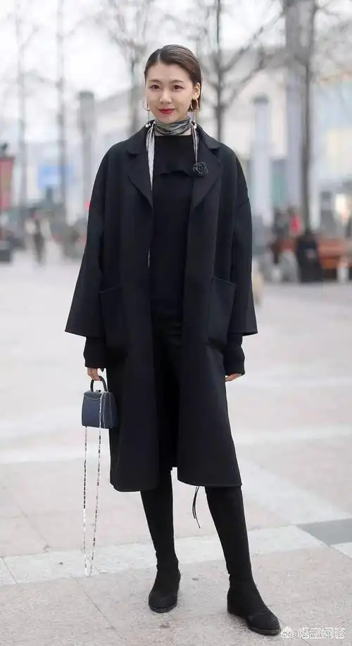 黑色搭配虽然百搭,但是太单调,有没有好看的颜色搭配推荐?