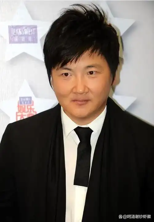 孙楠作为新生代实力歌手,在巅峰时期曾以一首首经典歌曲征服了无数