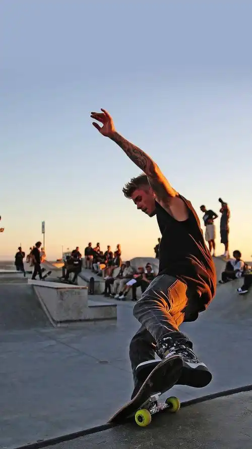 欧美帅气滑板帅哥